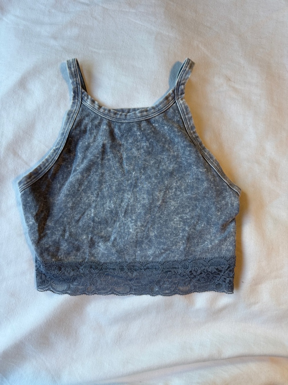 Colsie Grey Acid-Wash Lace Hem Crop Tank